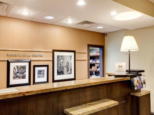 Hampton Inn & Suites Chicago/Сент-Чарлз Екстер'єр фото