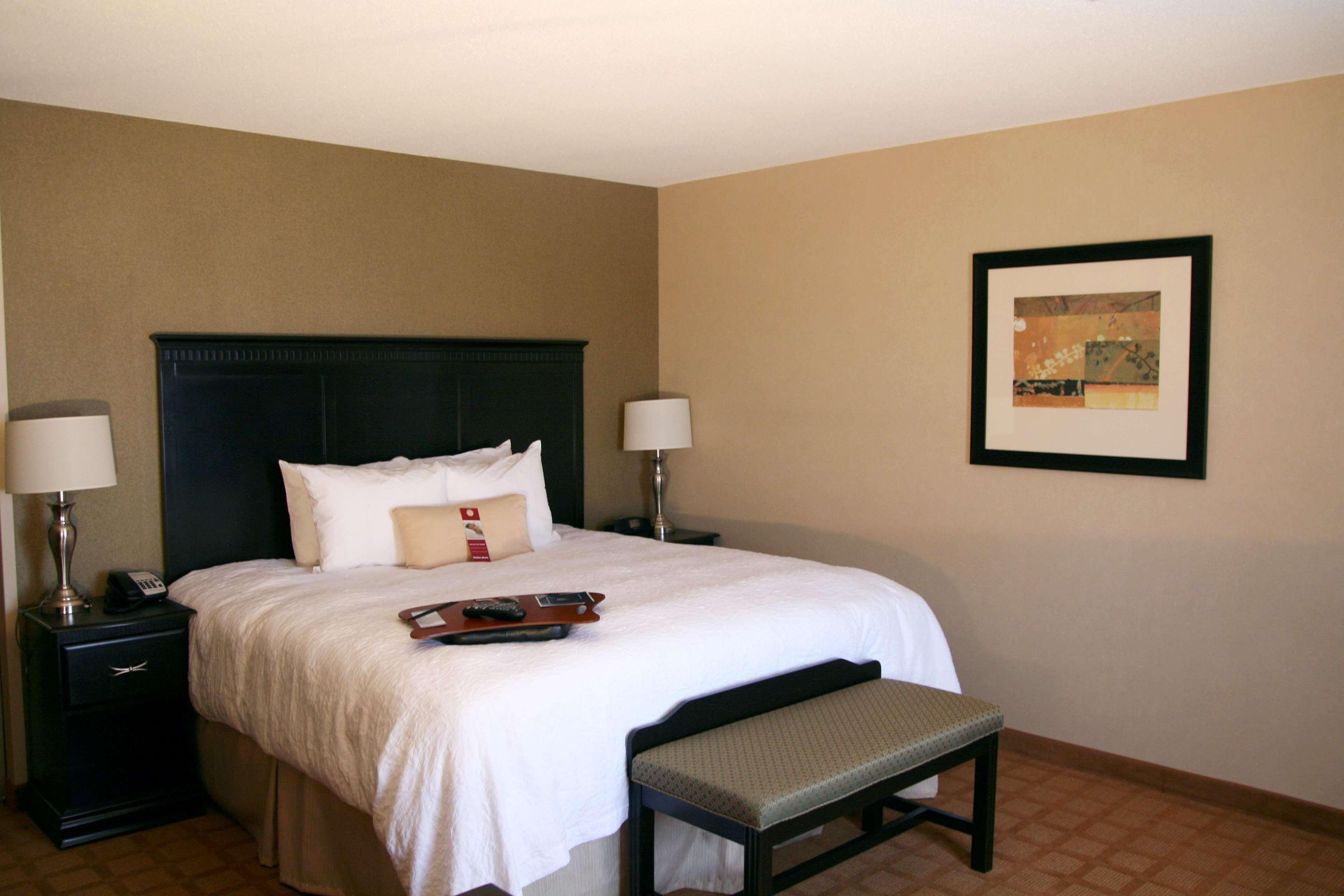 Hampton Inn & Suites Chicago/Сент-Чарлз Номер фото