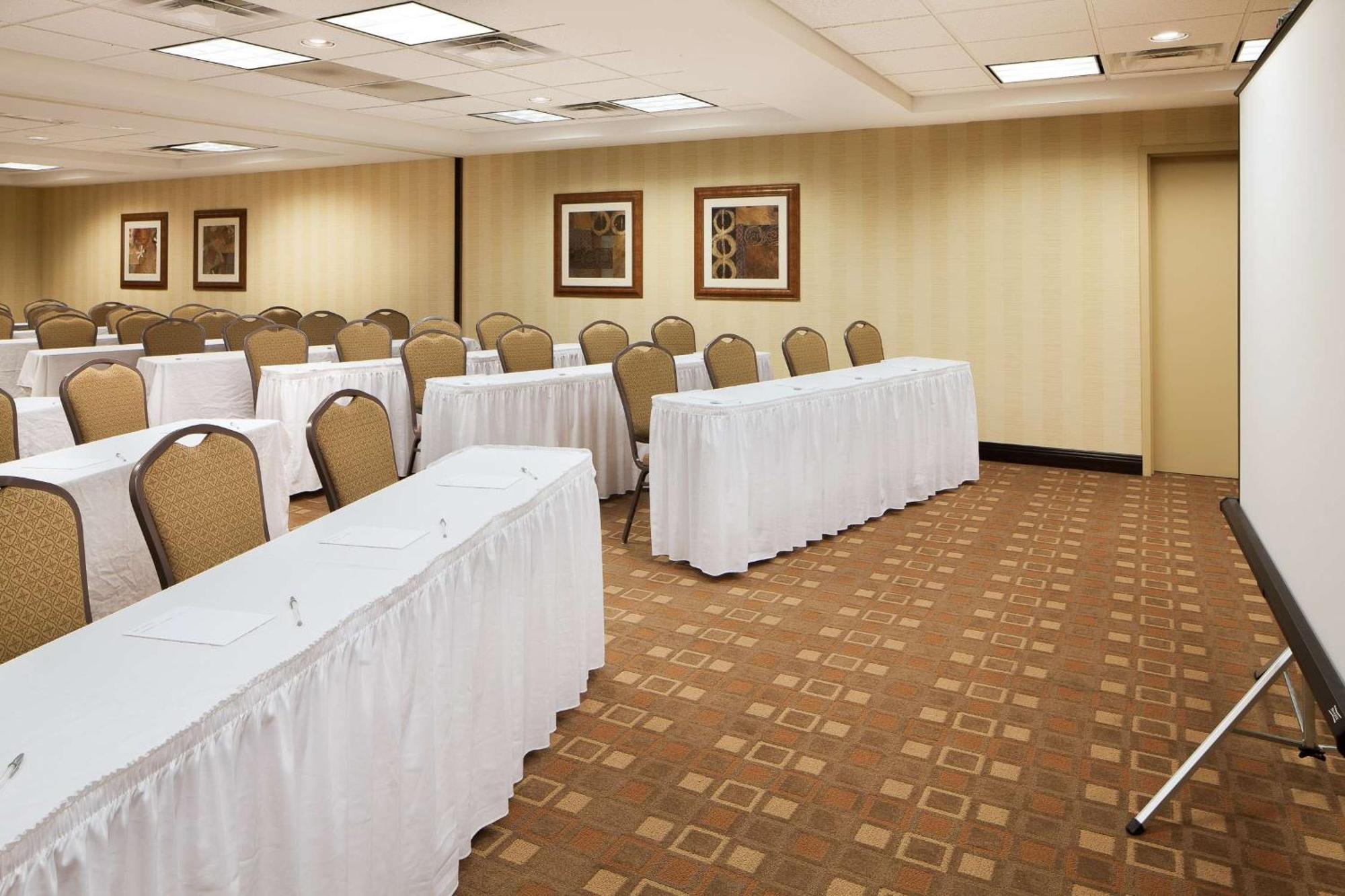 Hampton Inn & Suites Chicago/Сент-Чарлз Екстер'єр фото