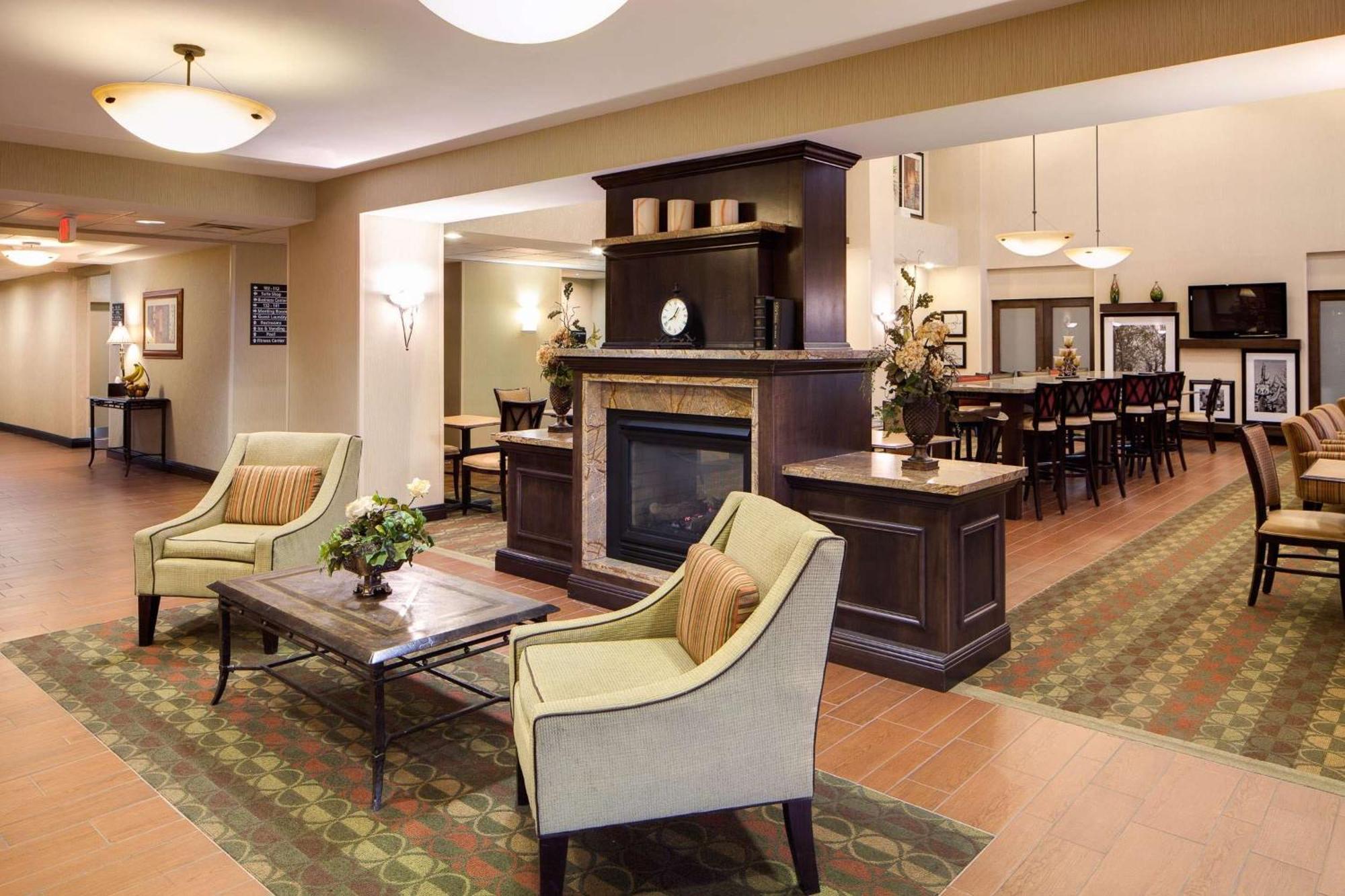 Hampton Inn & Suites Chicago/Сент-Чарлз Екстер'єр фото